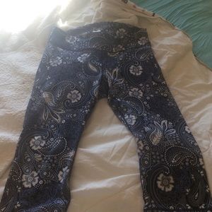 Old Navy plus size active capris